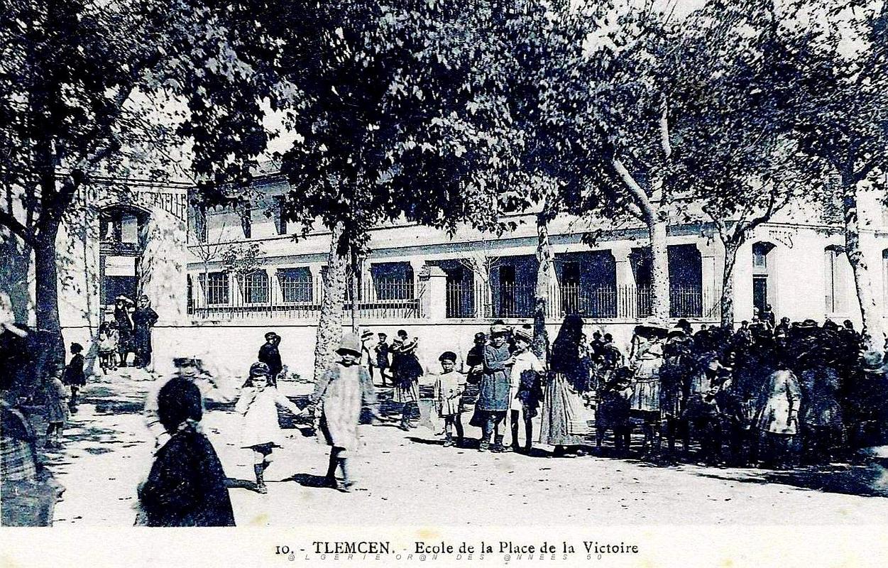 1657- Tlemcen - Ecole de la Place de la Victoire.jpg